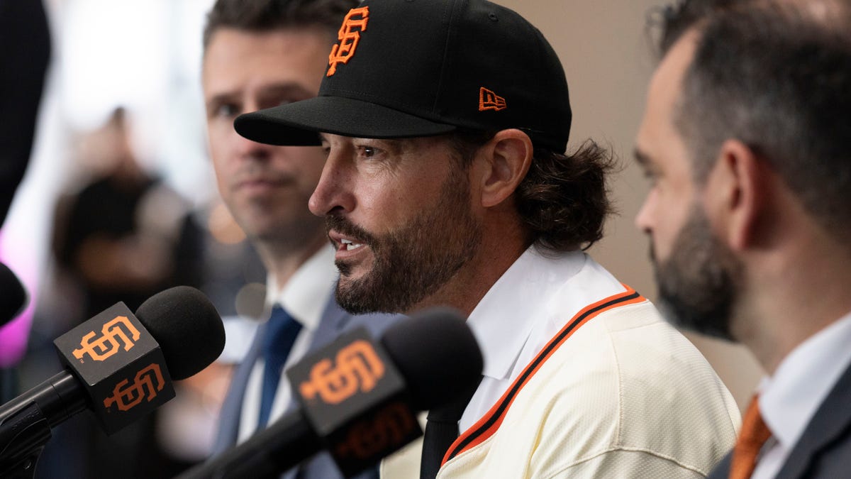 Paul Skenes reacts to Tony Vitello leaving Tennessee for San Francisco