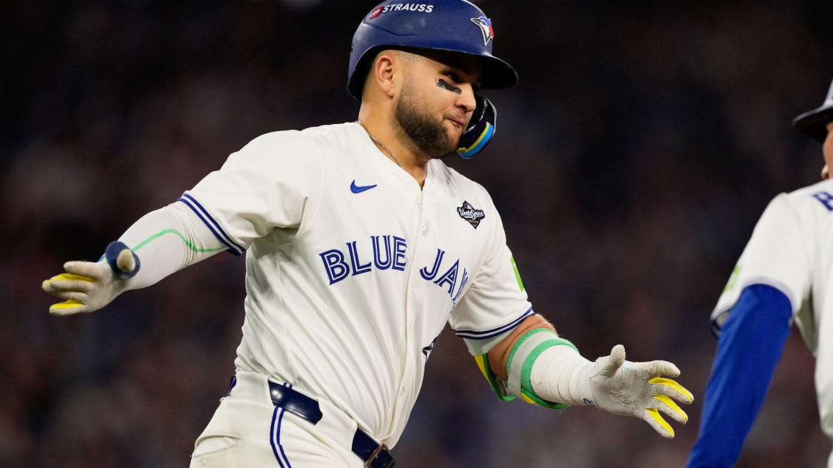 Blue Jays' All-Star shortstop Bo Bichette hits free agency