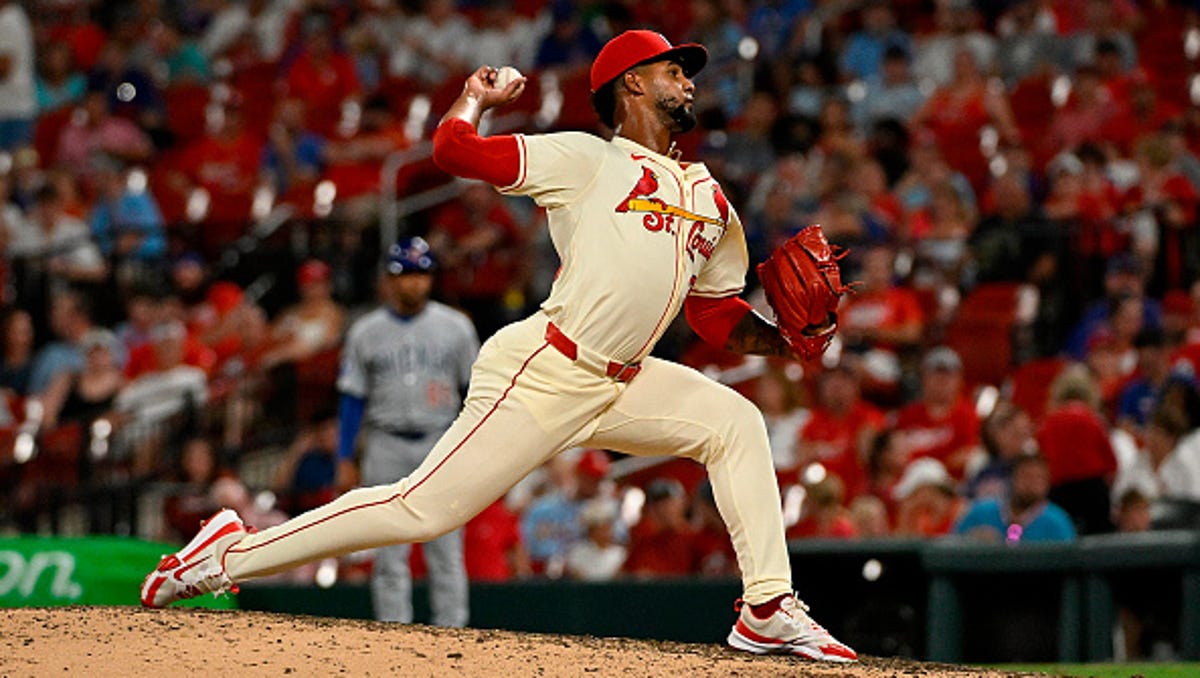 Who is Roddery Munoz? Reds claim pitcher off waivers from Cardinals