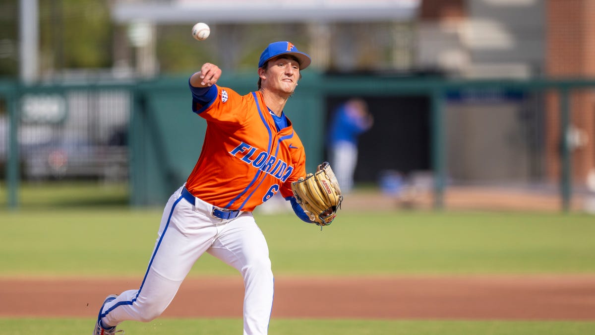 Florida baseball's locker room stays together during hectic offseason
