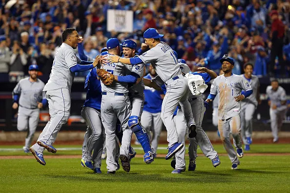 NEW YORK, NY – NOVEMBER 01: The Kansas City Royals celebrate defeating the New York Mets to win Game Five of the 2015 World Series at Citi Field on November 1, 2015 in the Flushing neighborhood of the Queens borough of New York City. The Kansas City Royals defeated the New York Mets with a score of 7 to 2 to win the World Series. (Photo by Elsa/Getty Images)