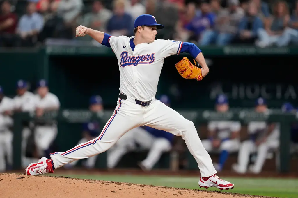 Cubs Signing Reliever Phil Maton -