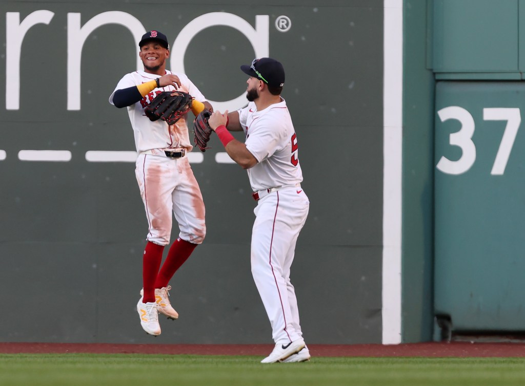 Red Sox have two Gold Glove winners in Wilyer Abreu and Ceddanne Rafaela