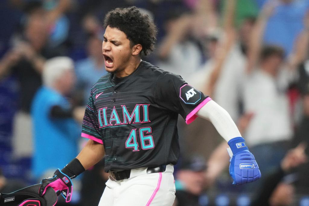 Miami Marlins rookie Javier Sanoja wins NL utility player Gold Glove