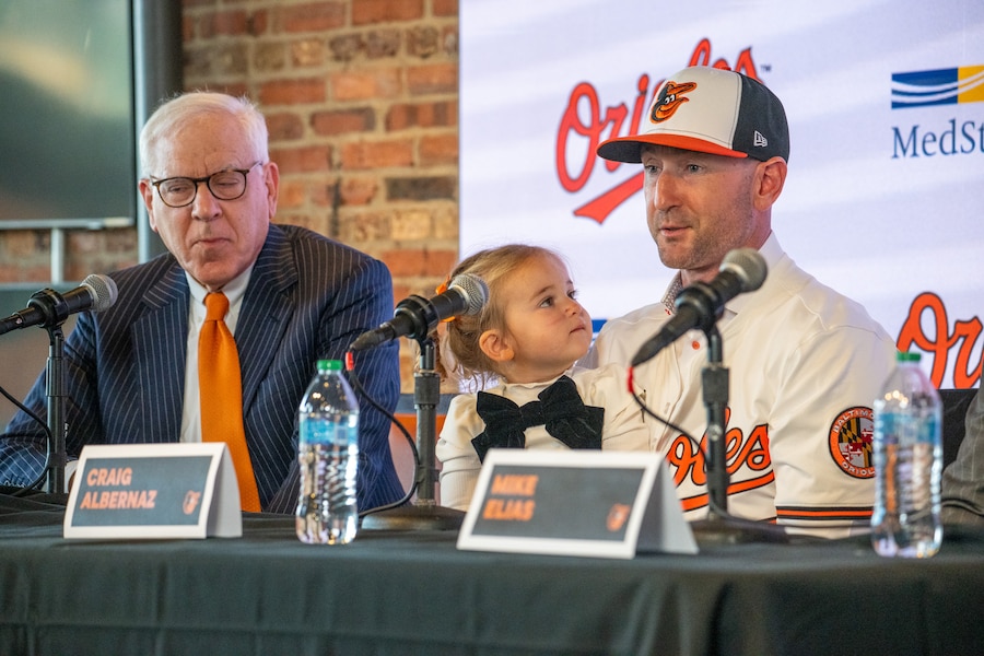 Craig Albernaz and family take center stage at first Orioles news conference