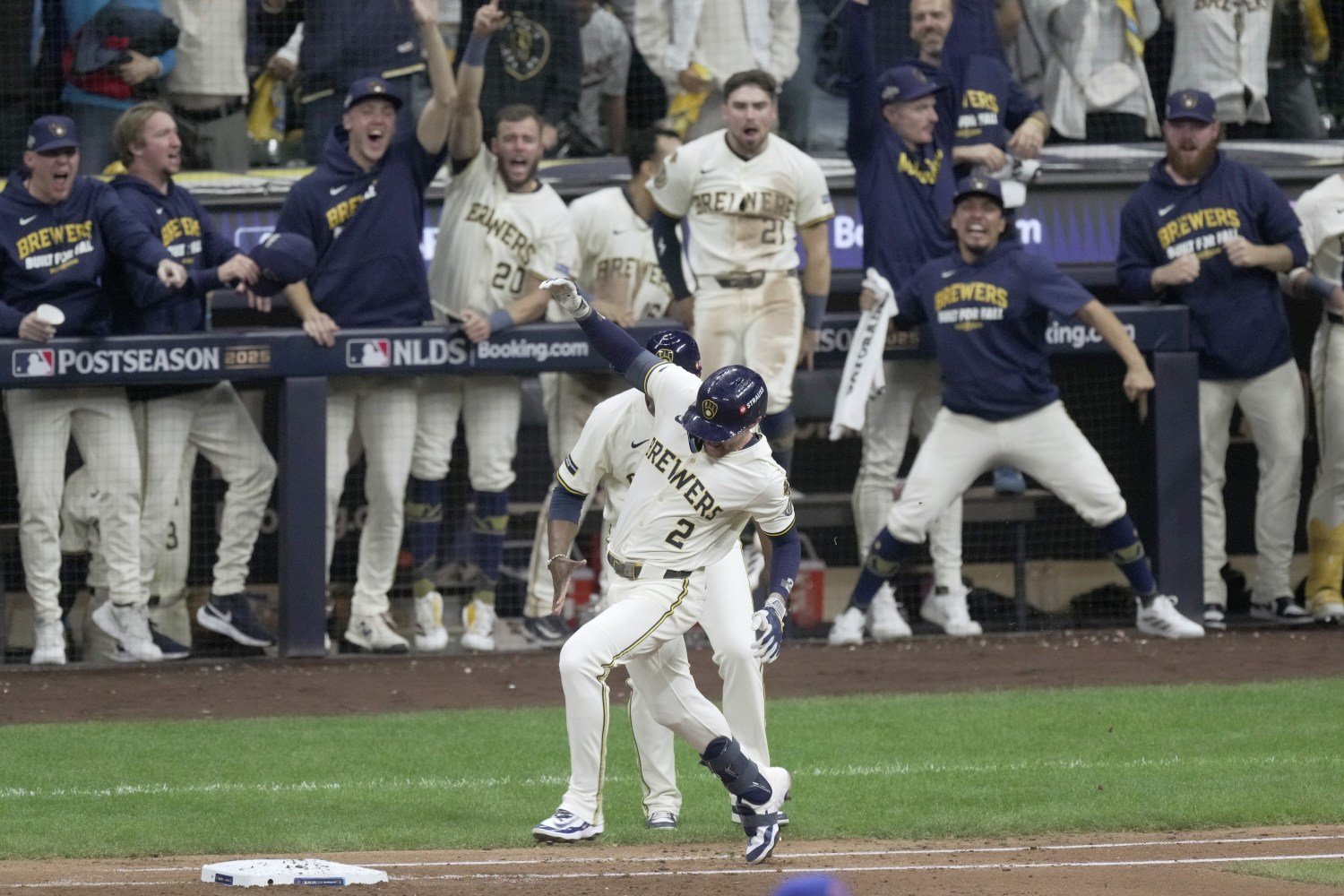 10 Milwaukee Brewers Receive Bonuses Via MLB's Pre-Arbitration Bonus Pool - Brewers