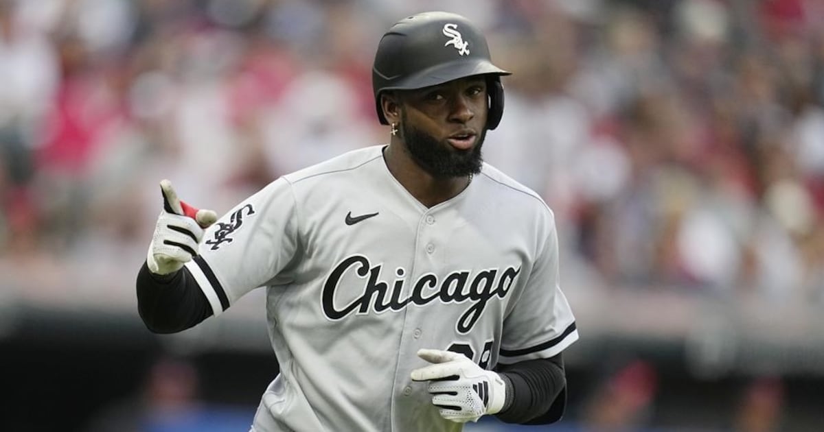 Chicago White Sox picking up $20M option on Luis Robert Jr.