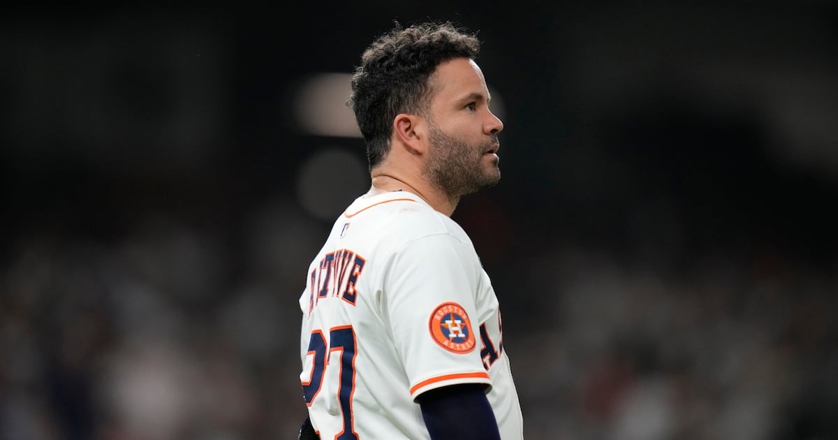 Houston Astros' Jose Altuve has procedure on right foot