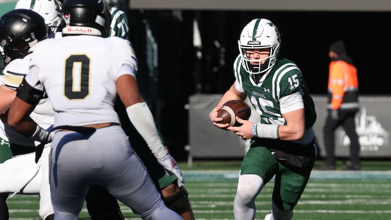 Bum ankle can’t slow Zammit as he carries No. 10 DePaul to 2nd straight NPB title