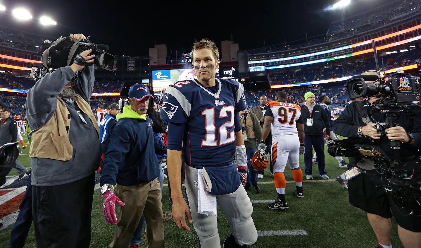 Tom Brady and the Patriots dominated the Bengals, 43-17, at Gillette Stadium in 2014.