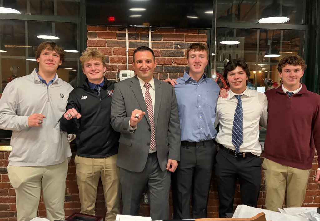 Westford's Abigail Hennessy sprints to regional title