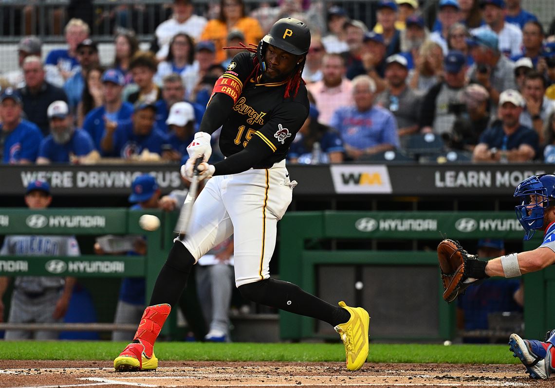 On deadline day, Pirates tender contracts to all remaining eligible players