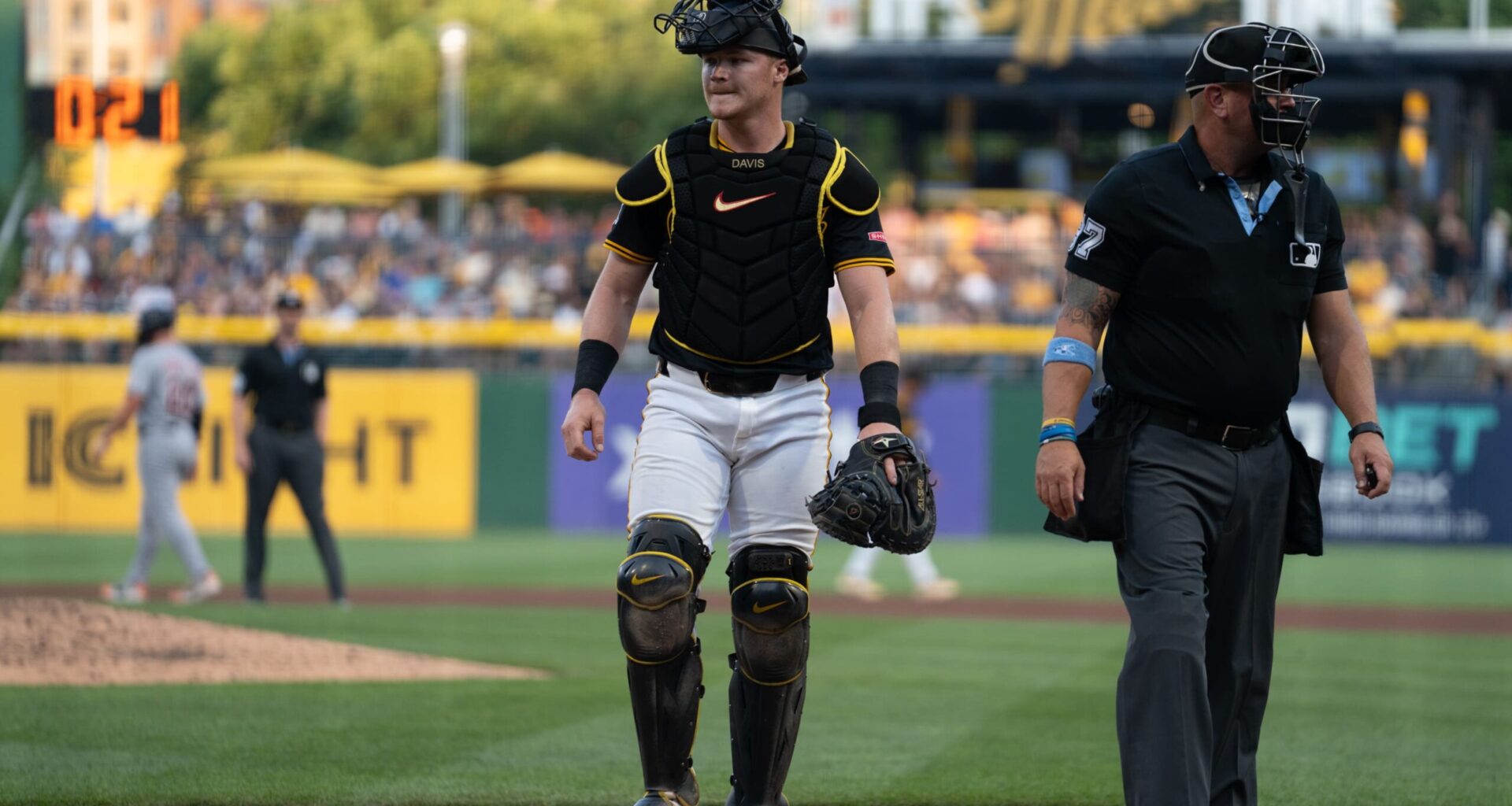 Pirates All 40: Henry Davis Does Full Reversal