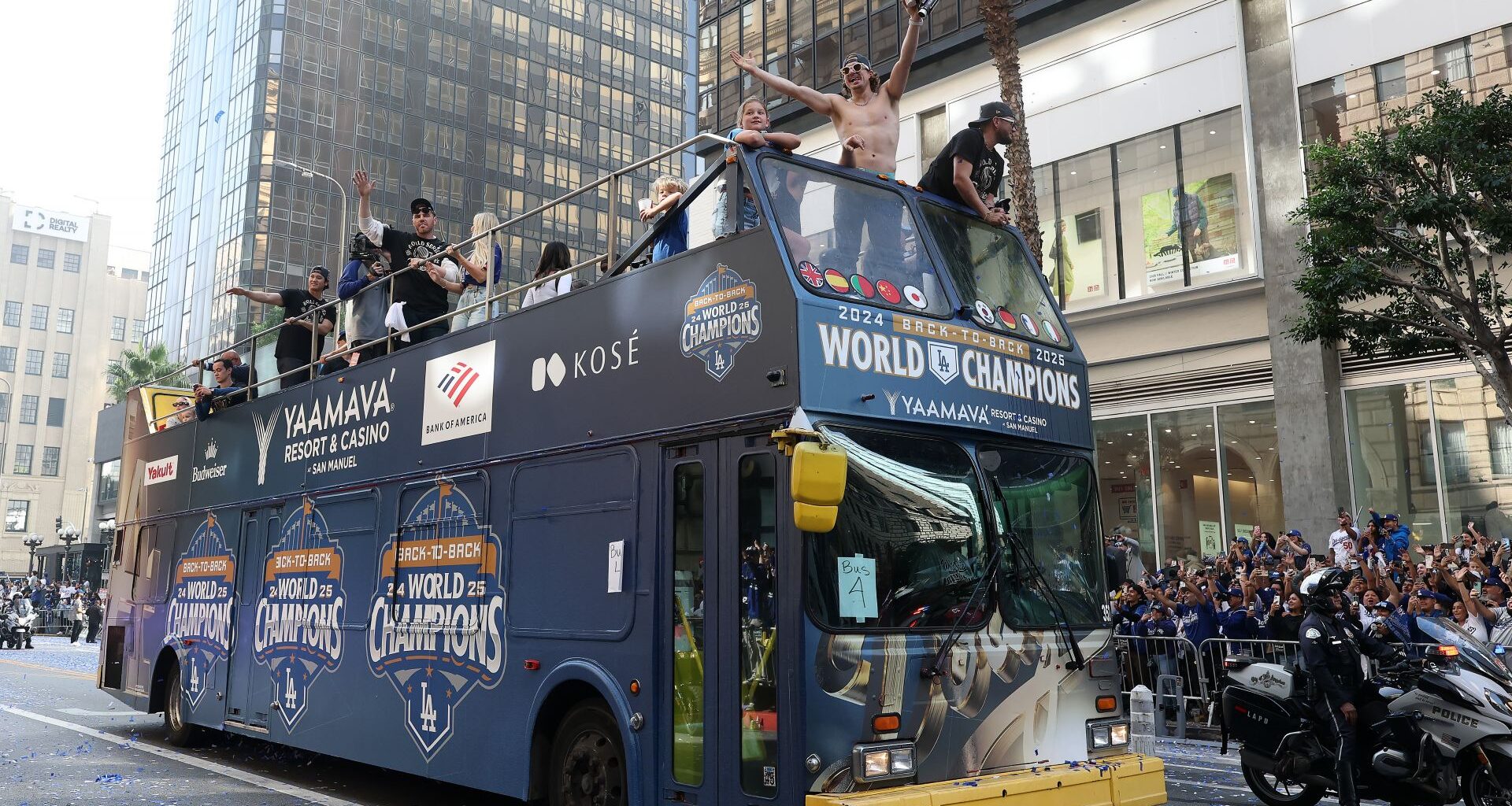 Former Red Sox Gives Epic Speech At Dodgers' World Series Parade
