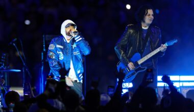 Watch Jack White bring out Eminem during NFL Thanksgiving halftime show