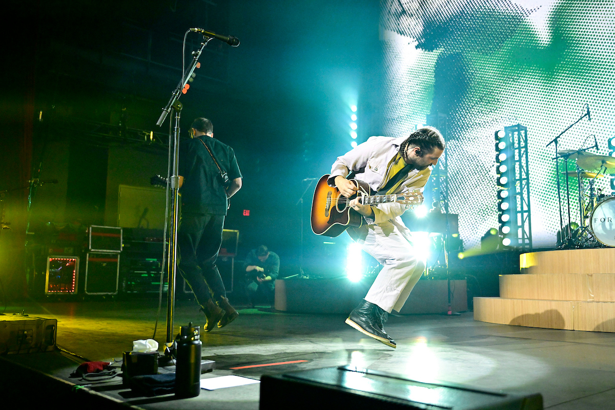 November 20, 2025, Boston, MA: Noah Kahan performs during a benefit concert for the Busyhead Project and Red Sox Foundation at MGM Music Hall in Boston, Massachusetts Thursday, November 20, 2025.  
(Photo by Rachel O’Driscoll/Boston Red Sox)
