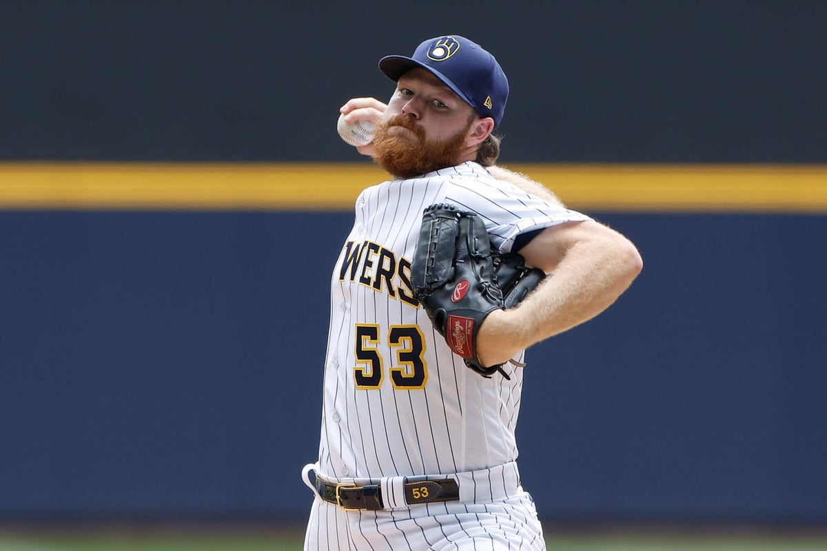 Brandon Woodruff accepts qualifying offer from Brewers after promising return from injury