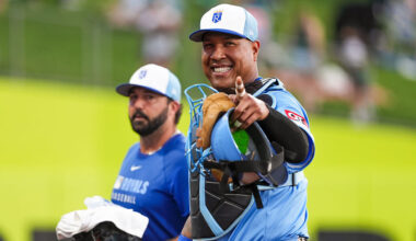 Salvador Perez Agrees to Perfect Extension