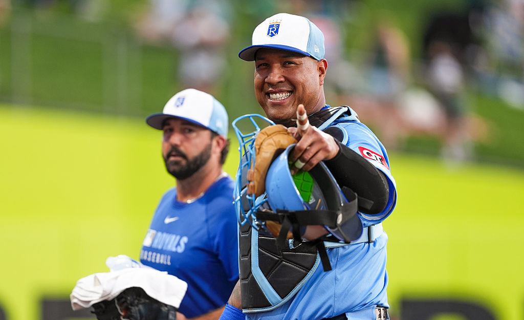 Salvador Perez Agrees to Perfect Extension