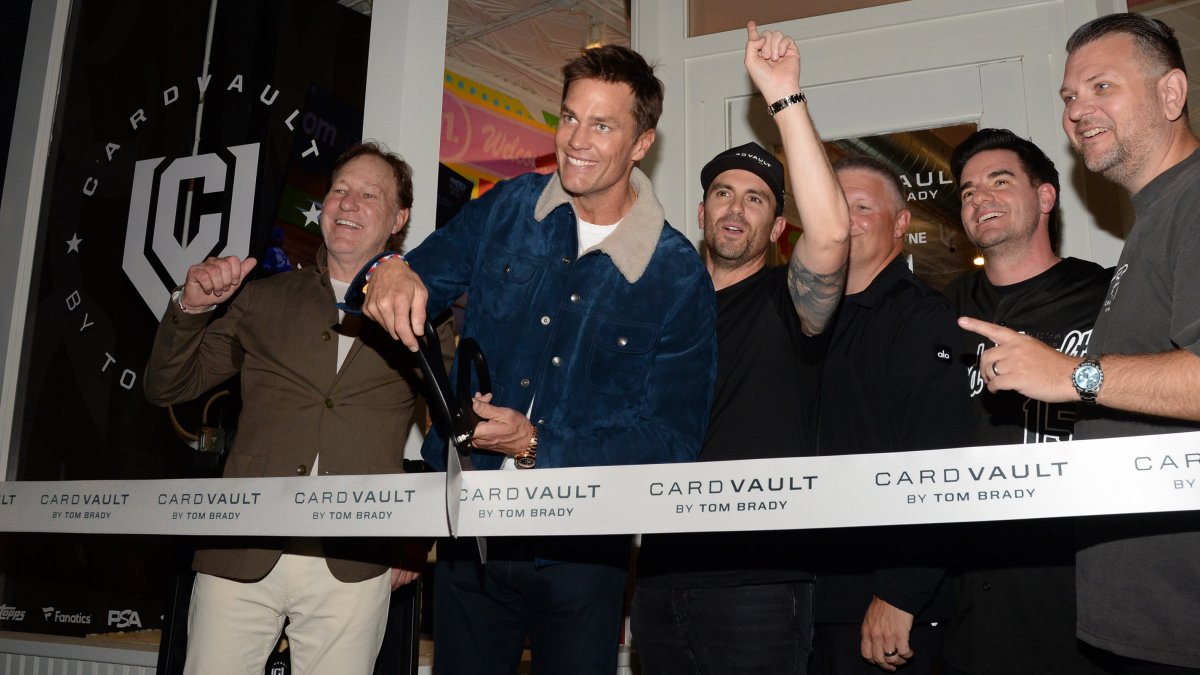 Shoplifter swipes $9,700 in baseball and Pokemon cards from Tom Brady shop – NBC New York