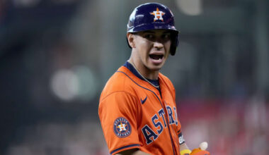 Astros’ Mauricio Dubón wins Gold Glove Award for utility spot