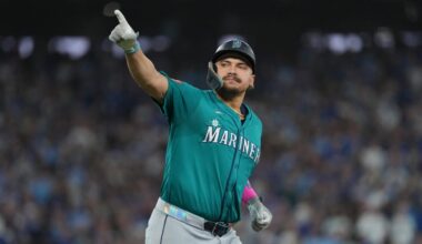 Josh Naylor re-signs with Mariners as first free agent first baseman domino falls: report - SNY