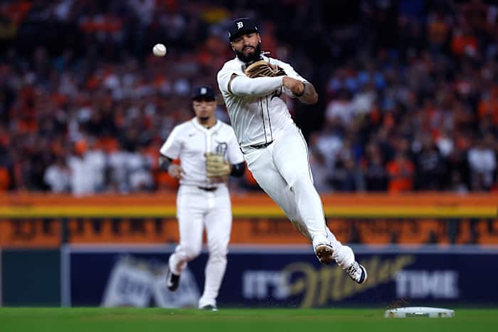 Gleyber Torres returns to Detroit Tigers, accepts qualifying offer for 2026, per reports
