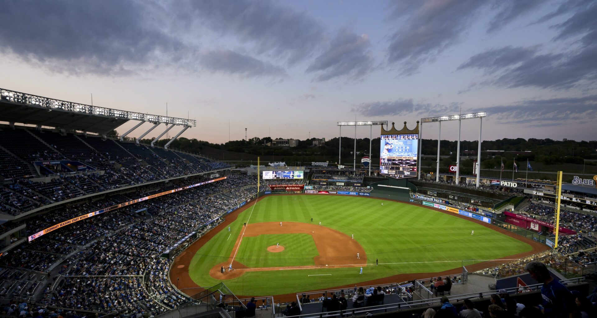 Cuban Free Agent Shortstop Jaider Suárez Expected to Sign With Kansas City Royals In 2026 International Signing Period.