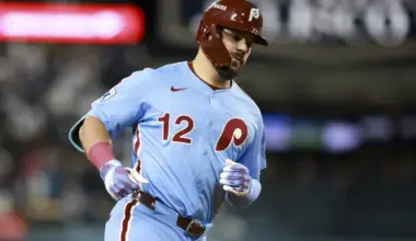 Kyle Schwarber predicted to sign with Blue Jays on $100M+ deal image