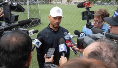 Mookie Betts, his wife Brianna, and family joined volunteers giving turkeys to 750 families – San Gabriel Valley Tribune