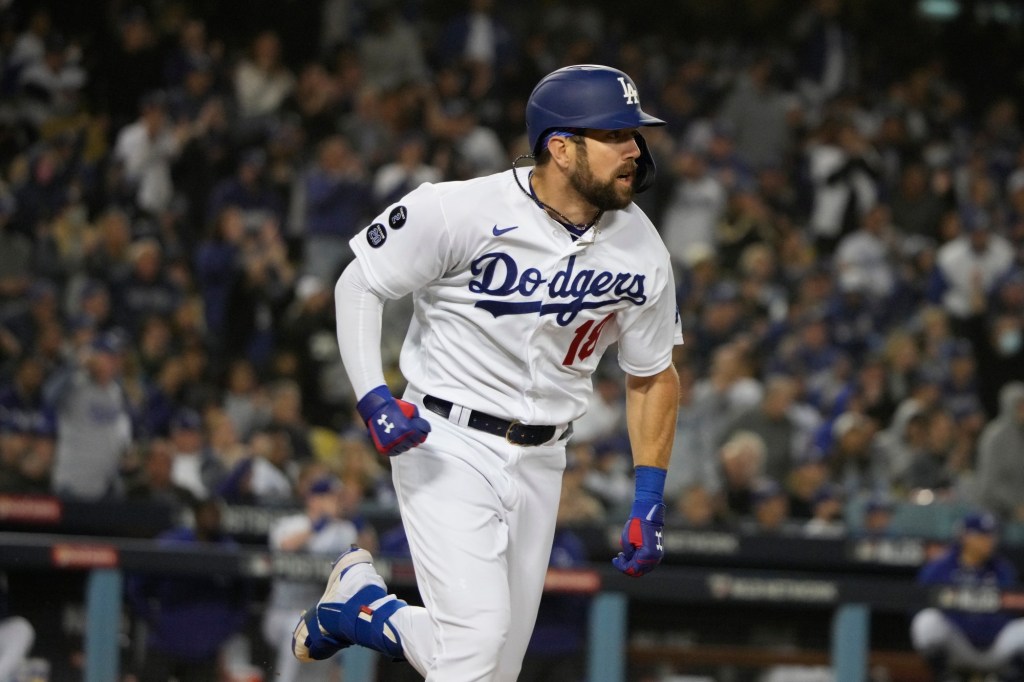 Padres add experienced bench coach, rookie hitting coach