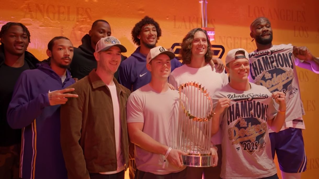 Lakers pay tribute to the World Champion Dodgers