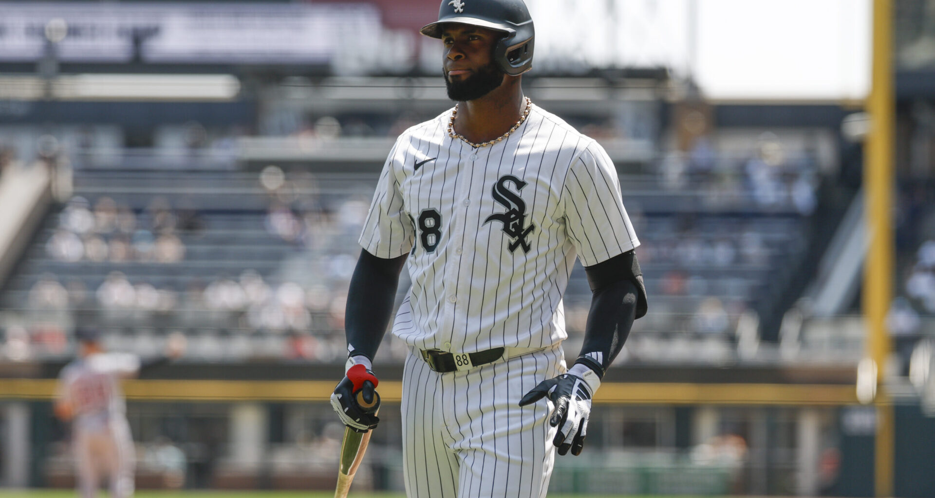White Sox Pick Up Luis Robert Jr.'s $20 Million Option for 2026