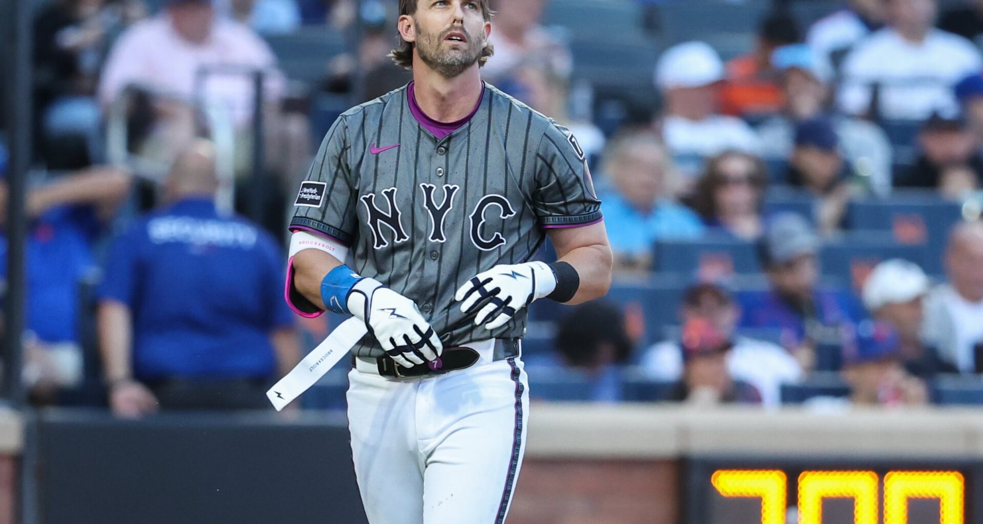 Mets might need to trade away veteran infielder to preserve clubhouse peace