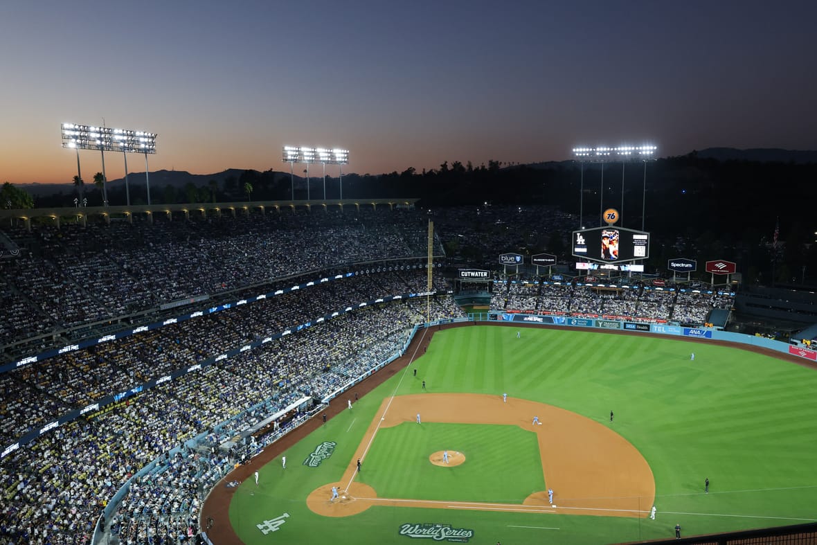 Dodgers Predicted To Miss Out On Top Free Agent Slugger To AL Rival, According To MLB Execs