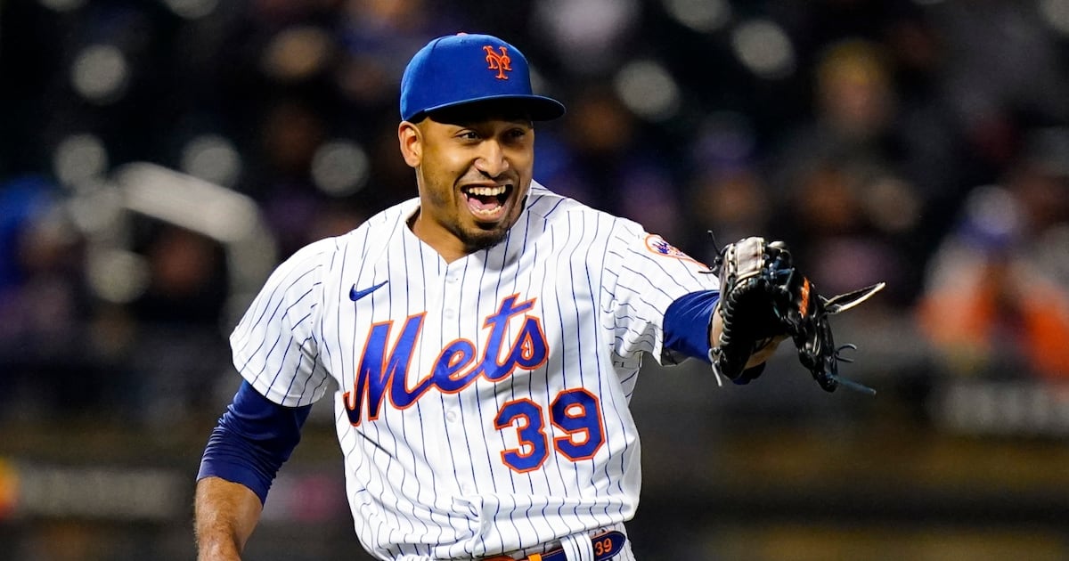 Blue Jays showing interest in All-Star closer Edwin Diaz