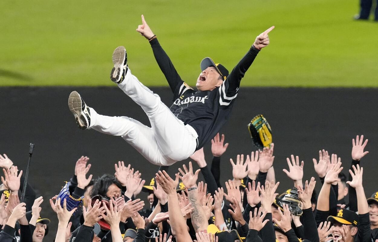 SoftBank Hawks