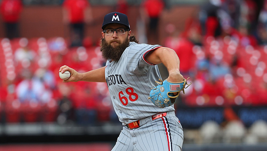 Seattle Mariners Randy Dobnak...