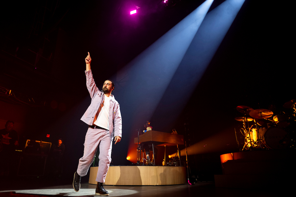 November 20, 2025, Boston, MA: Noah Kahan performs during a benefit concert for the Busyhead Project and Red Sox Foundation at MGM Music Hall in Boston, Massachusetts Thursday, November 20, 2025.  
(Photo by Rachel O’Driscoll/Boston Red Sox)