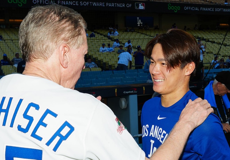 Orel Hershiser Had 'Special Moment' After Wearing Yoshinobu Yamamoto's Jersey At Dodgers World Series Parade