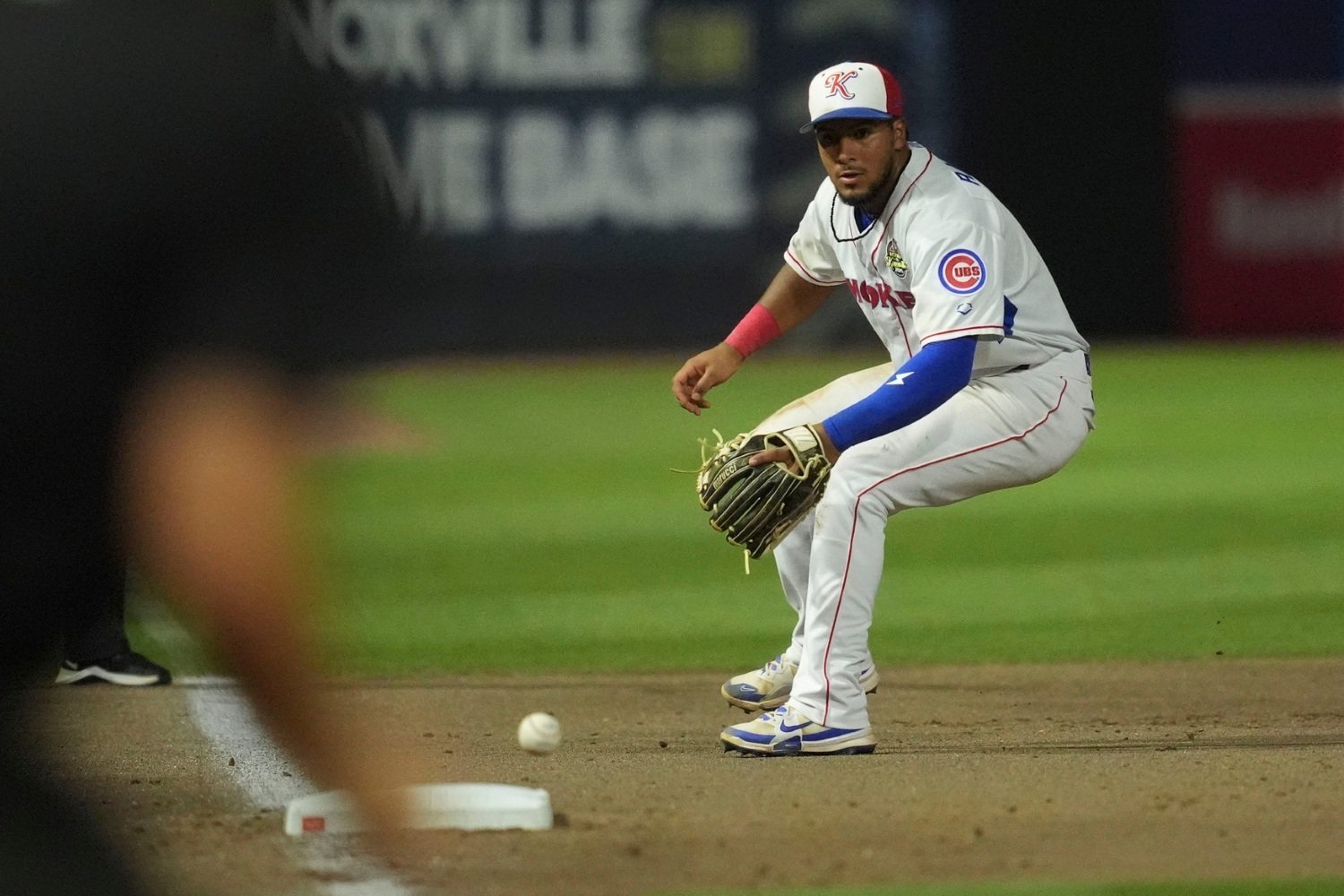 The Cubs' Wide-Open 40-Man Roster Will Fill Up in a Hurry Tuesday - Cubs