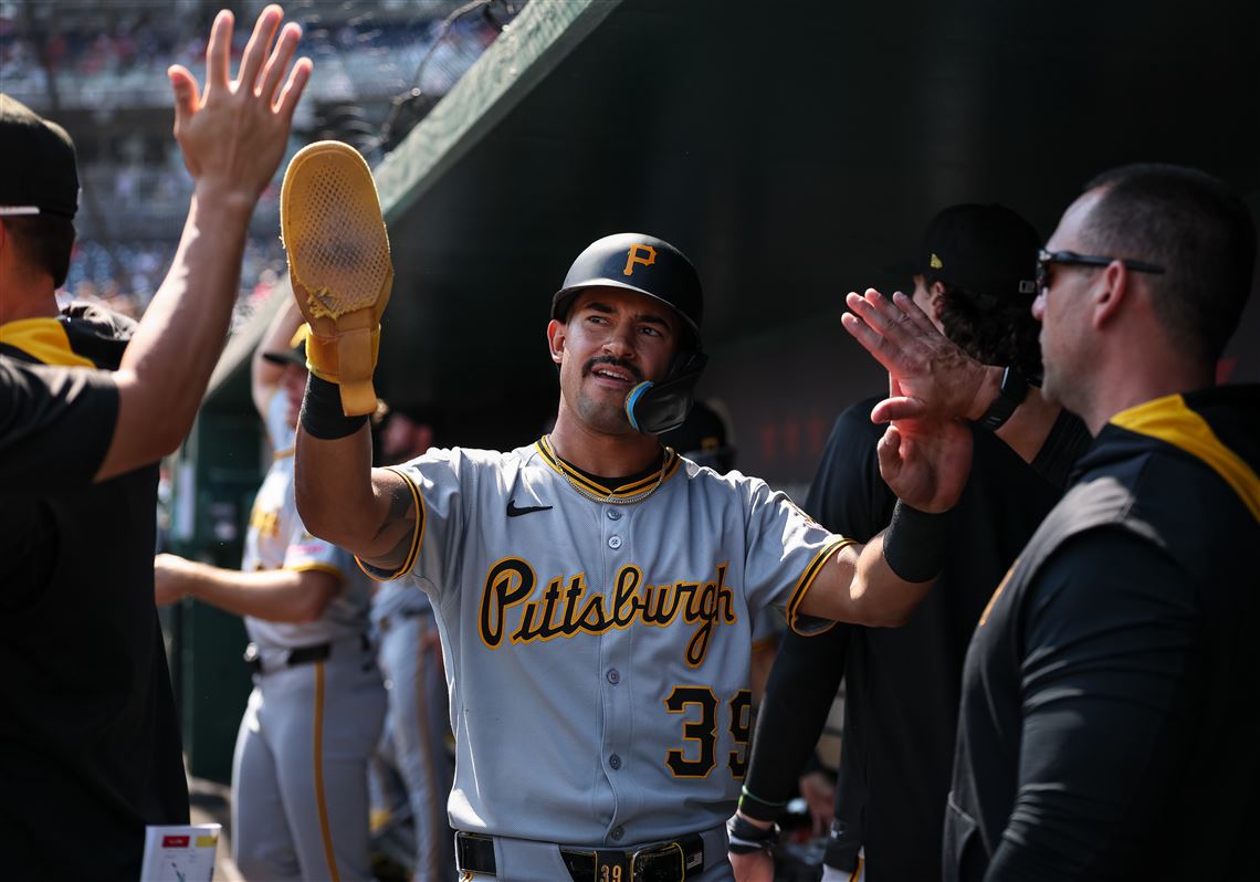 Pirates insider Jason Mackey chats live with fans