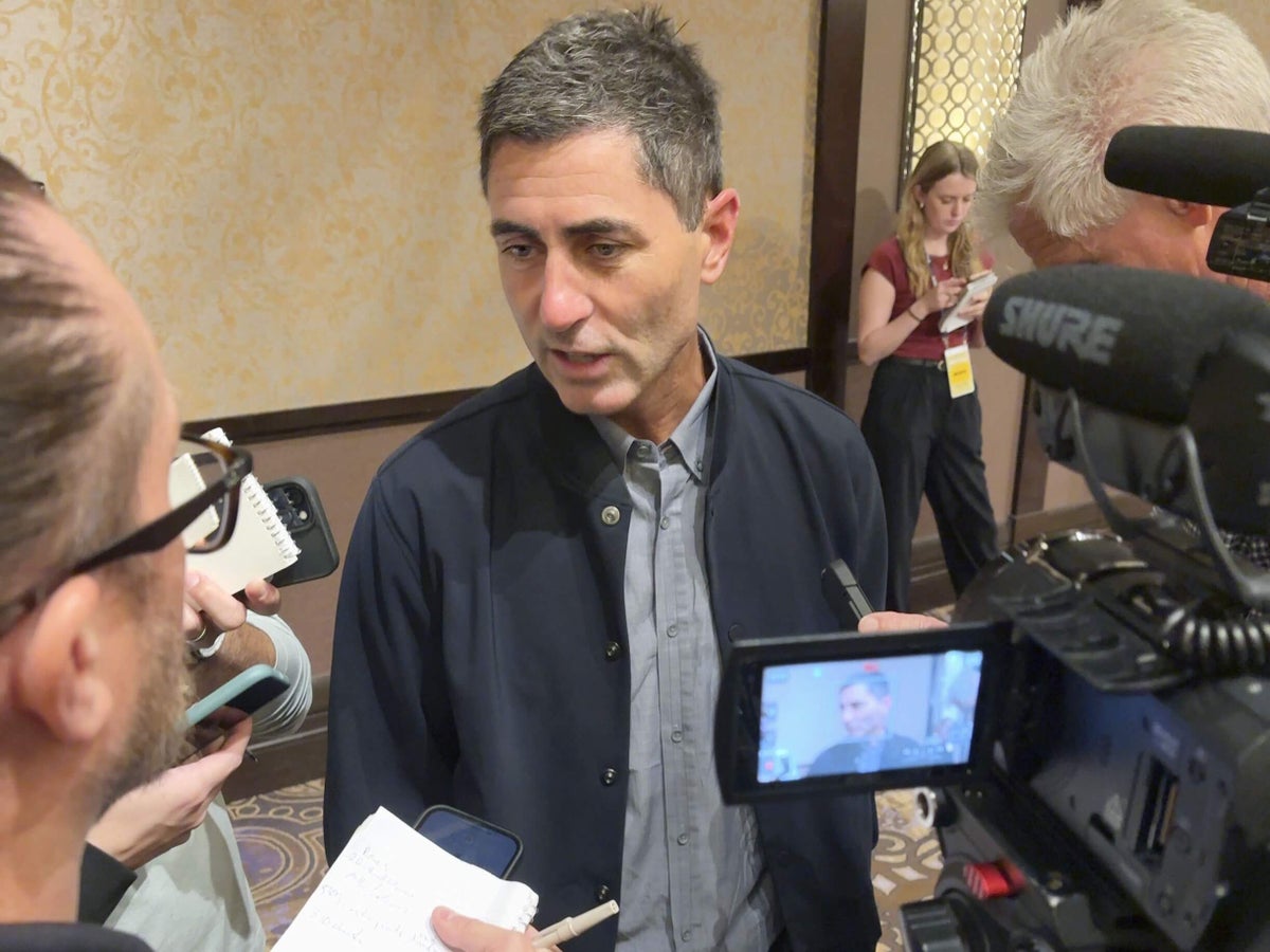 As MLB labor trouble looms, execs try to read an inscrutable market