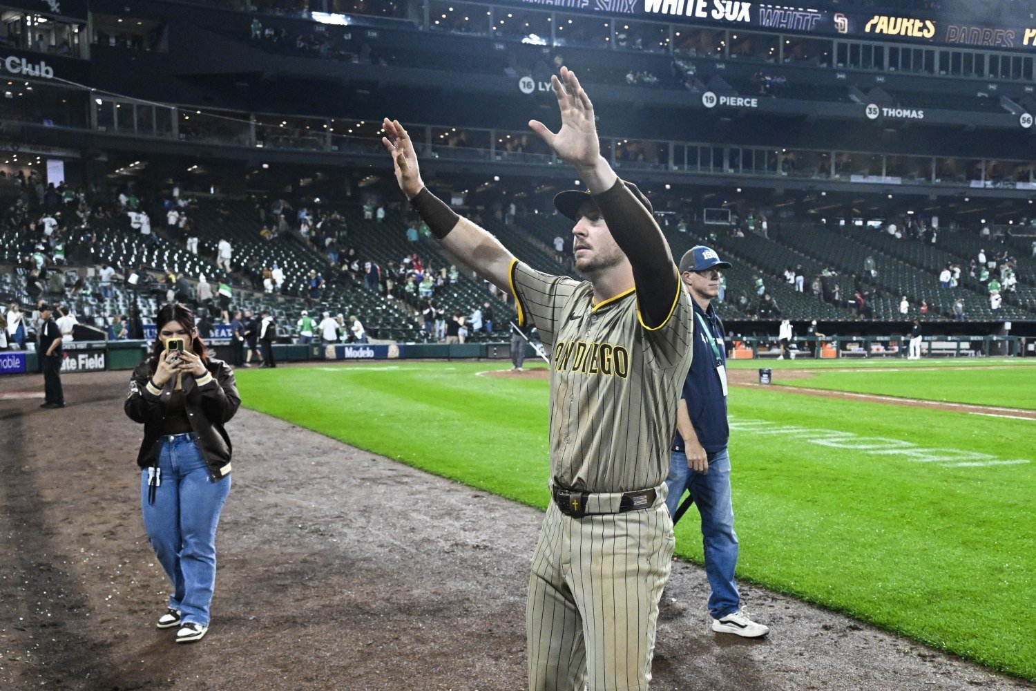 Brewers Offseason Targets: Trade and Free-Agent Fits from the San Diego Padres - Brewers