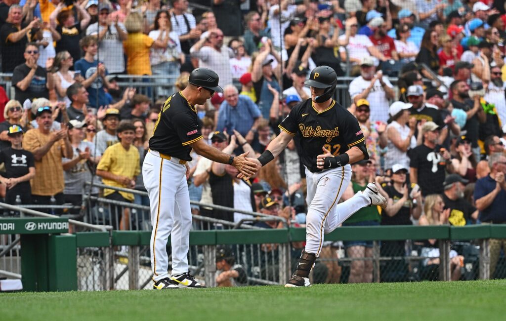 Pirates' Davis talks relationship with Skenes, Yankees speculation and more