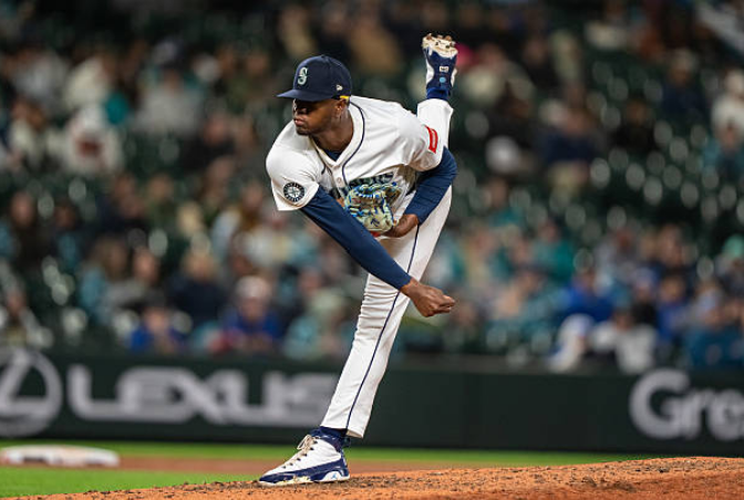 Mariners Non-Tender Santos, Thornton, Saucedo — Emerald City Spectrum