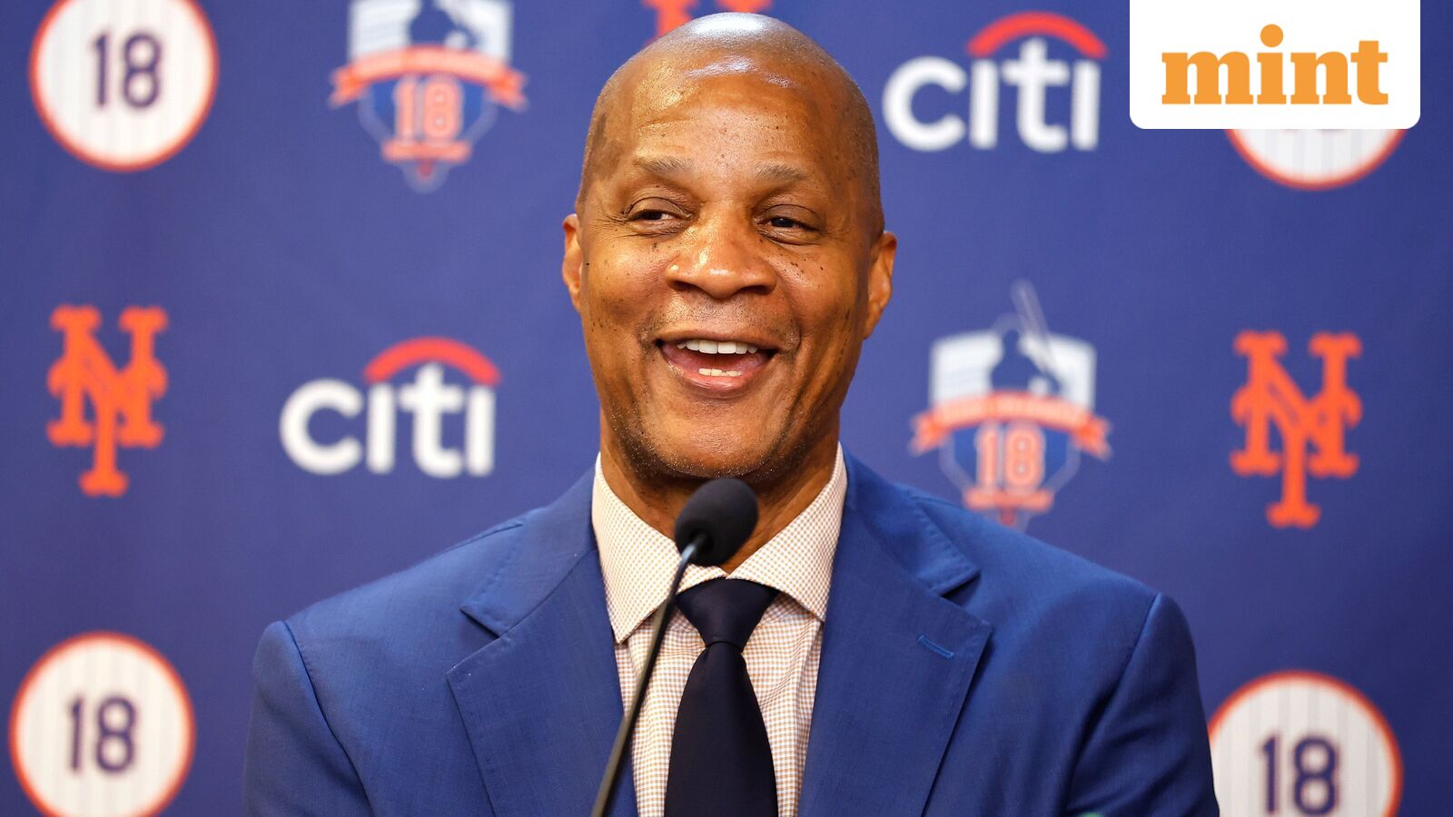 New York Mets former outfielder Darryl Strawberry speaks before number retirement ceremony, (file photo)