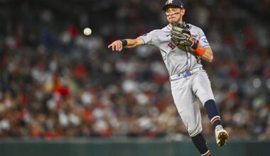 Astros trade Gold Glove utility man Mauricio Dubón