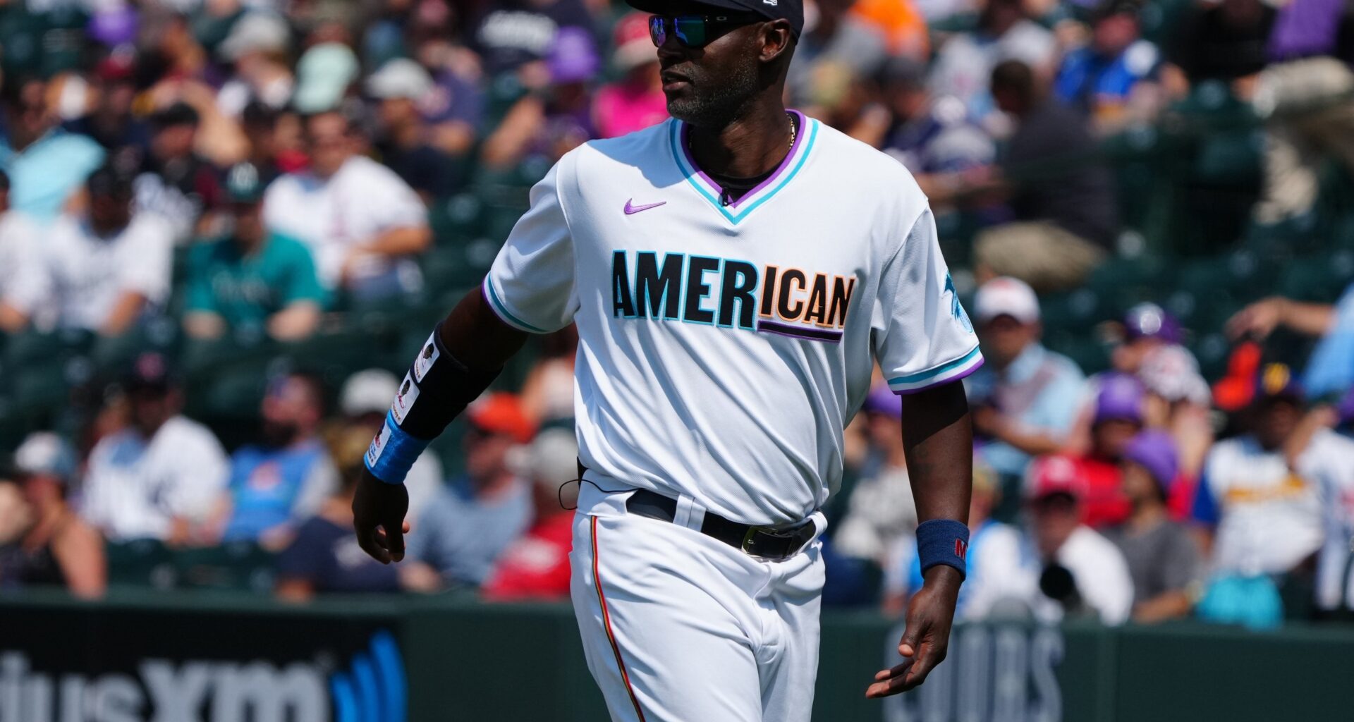 Twins Hire LaTroy Hawkins to Lead Reconstructed Bullpen - Twins