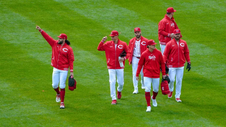 Reds sign 2.47 ERA veteran righty pitcher to a contract image